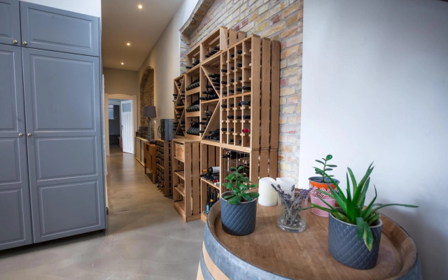 200m2 Splendid Downtown Flat with 75m2 Gergious Terrace