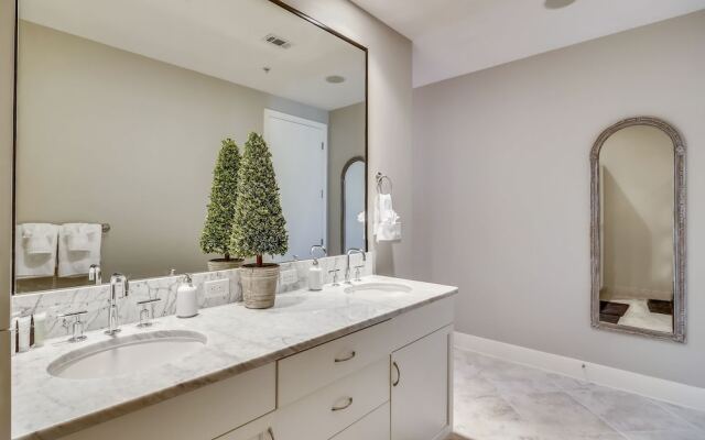 Diamond Beach 706-crown Jewel