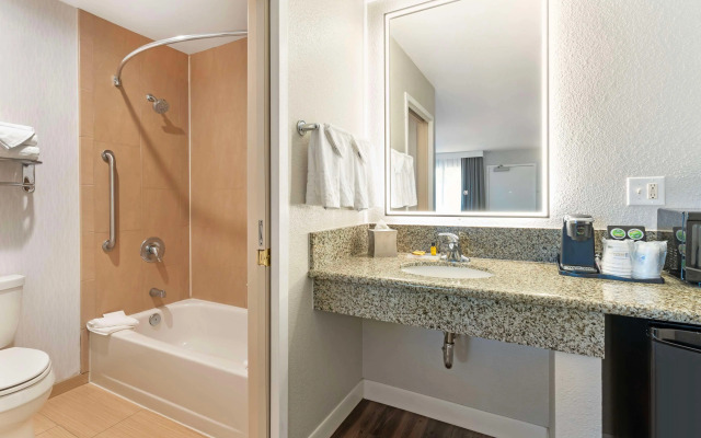 Best Western Plus Rancho Cordova Inn