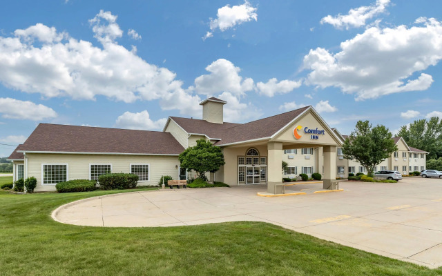 Comfort Inn Dyersville Near Field of Dreams