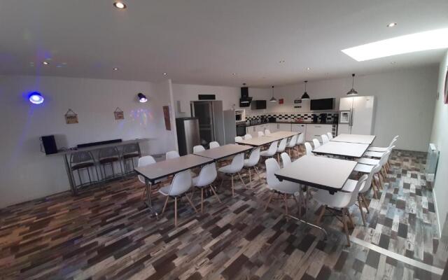 gite des mariés à 7mn du puy du F0U