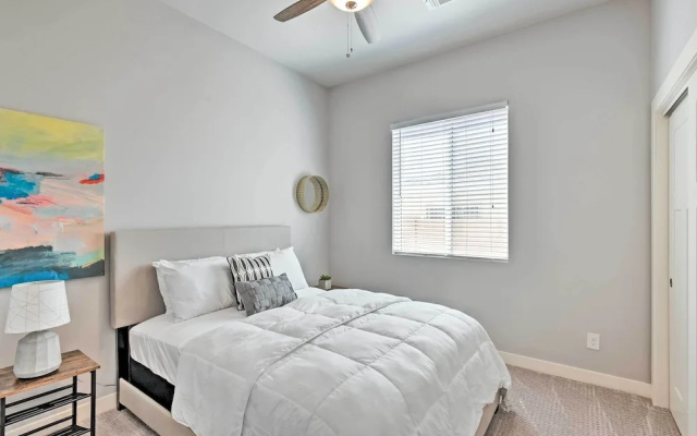 7 Mi to Dtwn Phoenix: Home w/ Patio & Yard