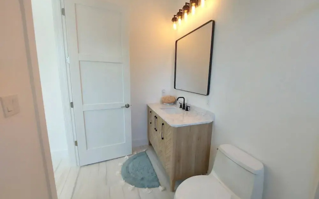 Silver Palms - Brand New Designer Home On Banks Road 2 Bedroom Home — фото 5