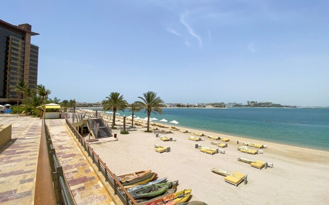 Modern beachfront 1BR apartment