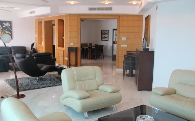 The Penthouse Suites Hotel