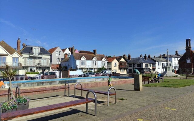 Longshore, Aldeburgh