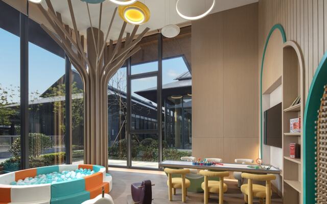 Holiday Inn Deqing Xinshi Ancient Town by IHG