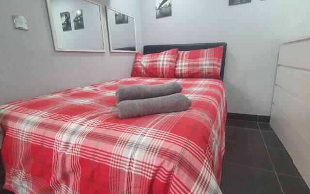 Studio, up to 4 PEOPLE, City Center location