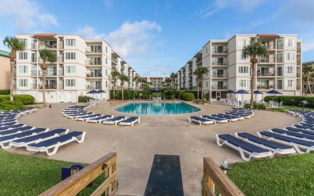 Beach Club 208