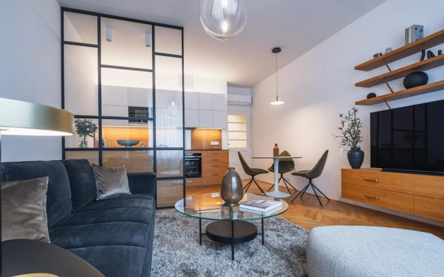 Sophisticated Apartment in Vinohrady by Prague Days