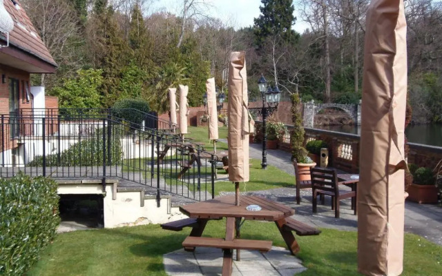 Lakeside International Hotel