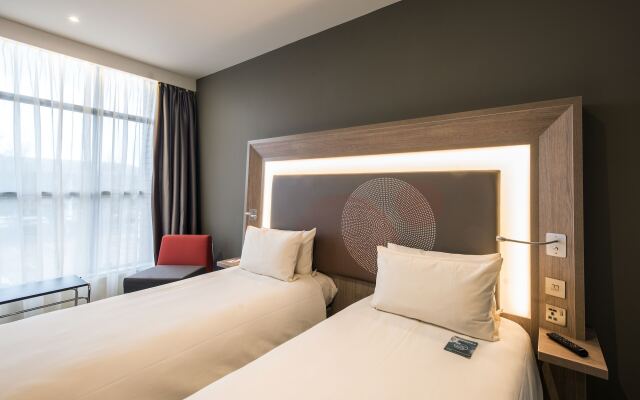 Novotel London Heathrow Airport T1 T2 and T3