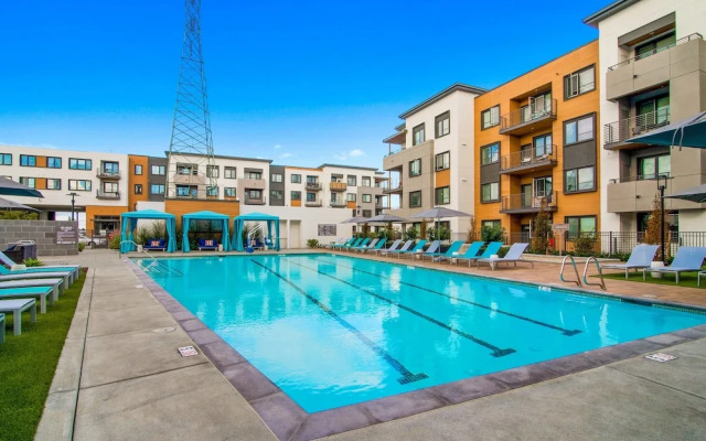 Global Luxury Suites in Menlo Park