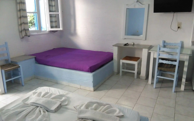 Stratos Studios & Apartments