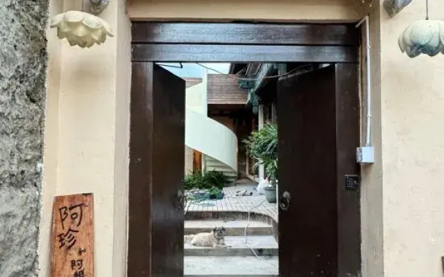 Dali Azhen and Ayue Homestay (Erhai Longkan Branch)