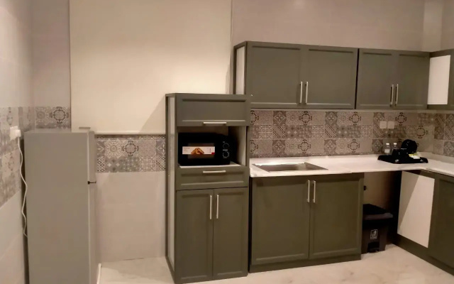 Holiday Plus Mishrifah Apartments