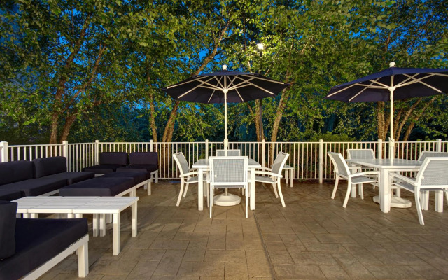 Hampton Inn & Suites Yonkers