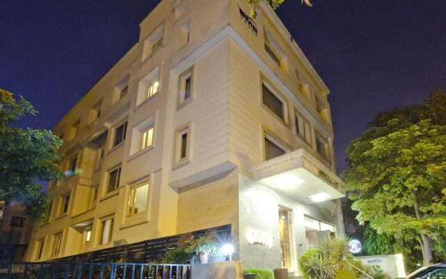 Hotel Saket 27