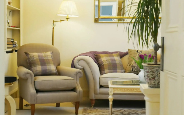 Hesketh Crescent Apartment