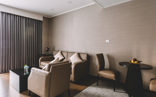 Adelphi Suites Bangkok