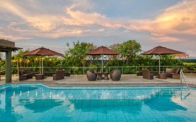 Newport Stay by Runway Manila & Attractions