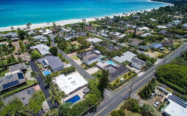 Kailua Beachside 4 Bedroom Home by RedAwning