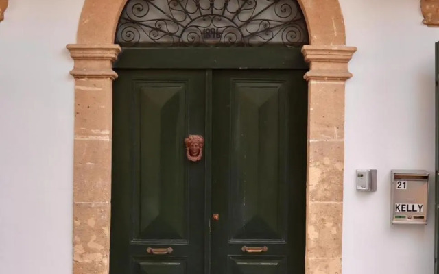 Unique and Renovated House Down Town Nicosia - Old City