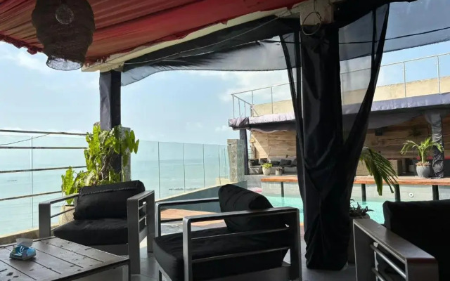 Mai Hotel