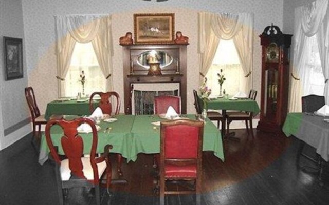 Thee Hubbell House