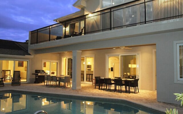Palm River Estate - Five Bedroom Home