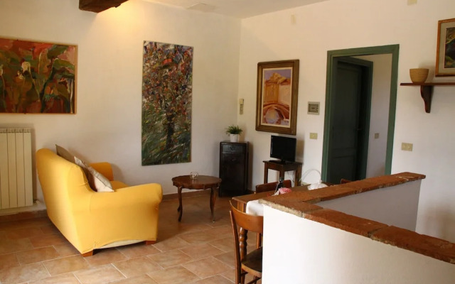 Nice Apartment in Guasticce With Pool