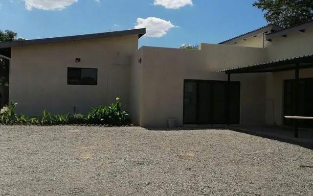 Rose and Thorn Guesthouse - Adults Only