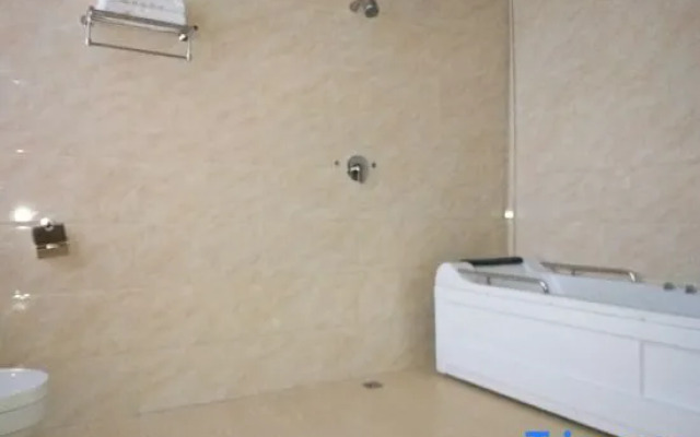 Weihui Jingshang Mingzhu Hotel