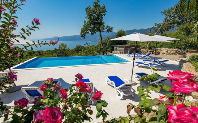 Awesome Apartment in Rijeka With Wifi and Outdoor Swimming Pool