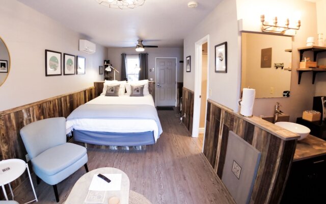 LOGE Leavenworth Riverside