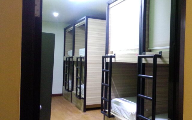 CX Hostel Kuta Raya