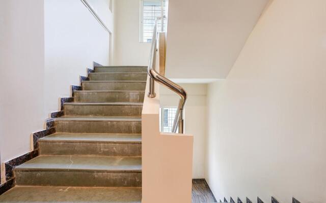 Fabhotel Vardhan House Ii