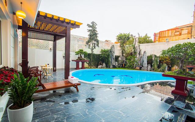 New Era Hotel & Villa