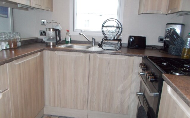 Stunning 3-bed Caravan in Abergele