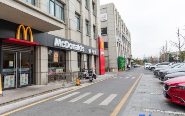 Shanghai Songjiang Sheshan LanOuShangPin Hotel