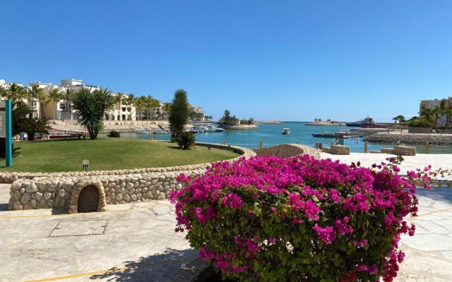 SL19 Lovely 2-bedroom apartment with gorgeous garden and south lagoons view