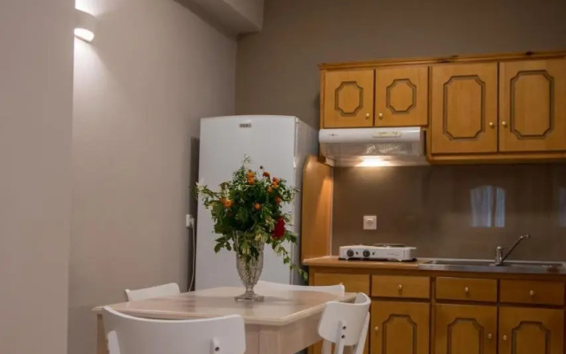 Aloni Studios & Apartments