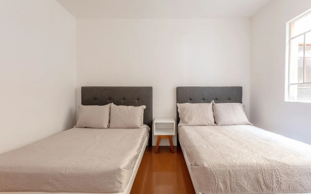 Stay Connected in Roma - 3br- Fast Wifi- Laundry