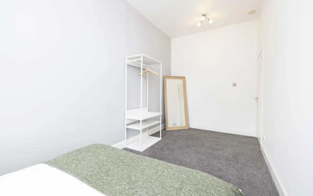 JOIVY Glamorous1-Bed Flat Overlooking Grassmarket