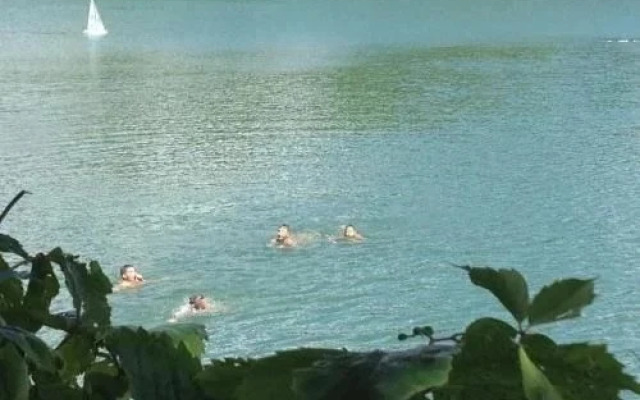 Maison Au Bord Du Lac 4 Personnes