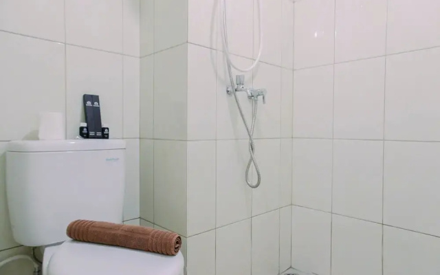 Cozy Stay Studio at Springlake Summarecon Bekasi Apartment