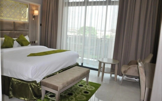 Springhill Hotel & Suites