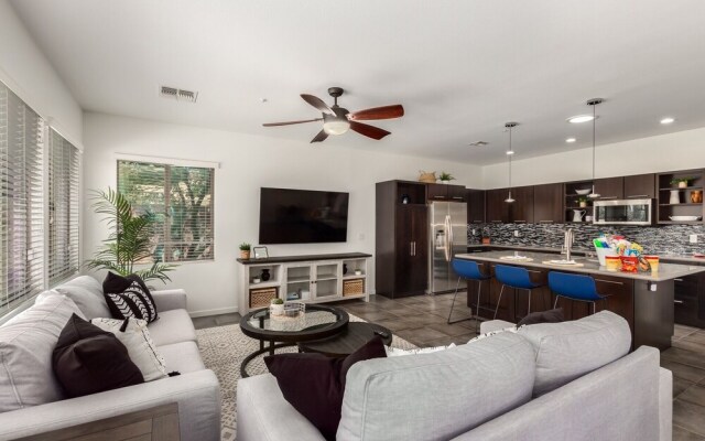 Merlot Gilbert 3 Bedroom Home by RedAwning