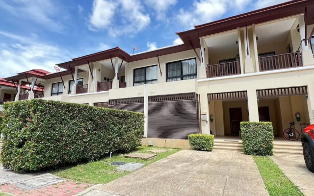 Laguna Village by RESAVA