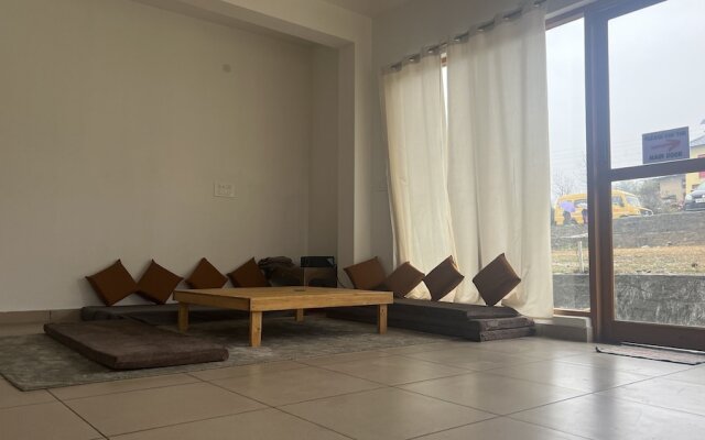 Flyscape Hostel